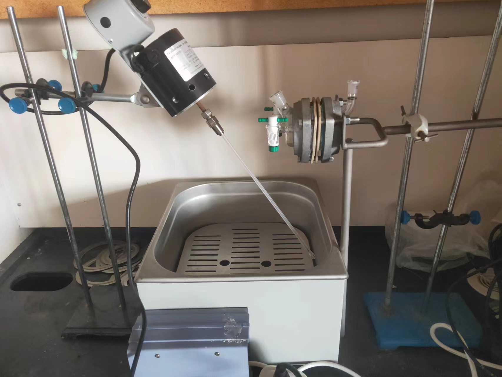 标准化学物质渗透测试装置