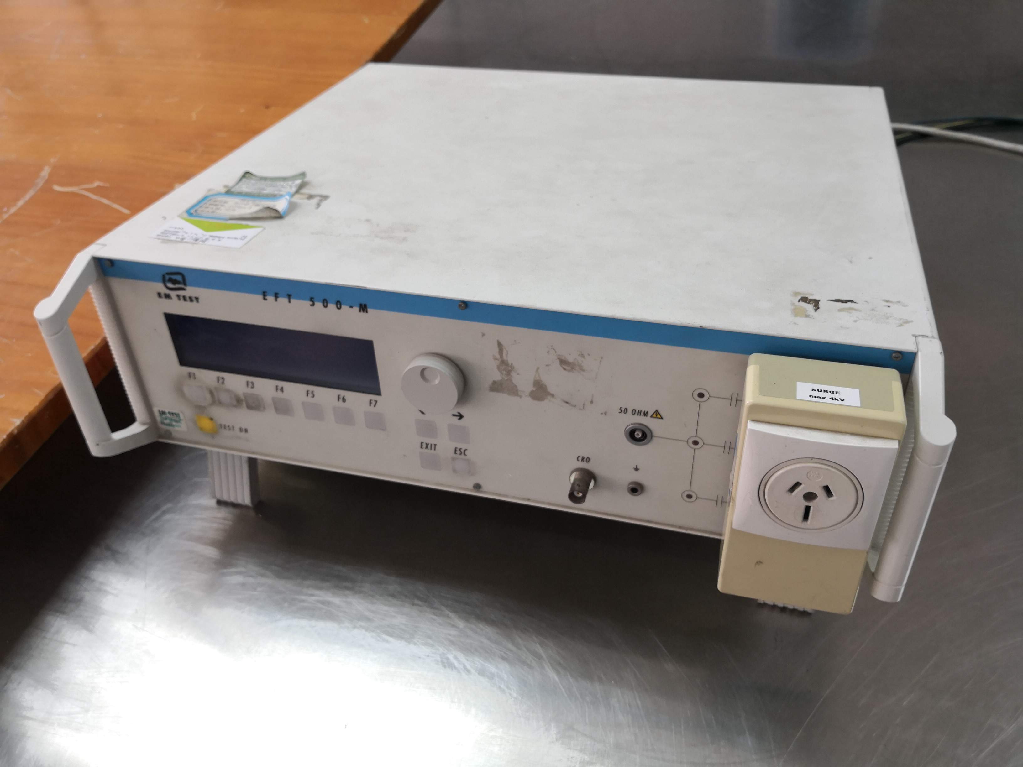 电快速瞬变脉冲群抗扰度测试系统